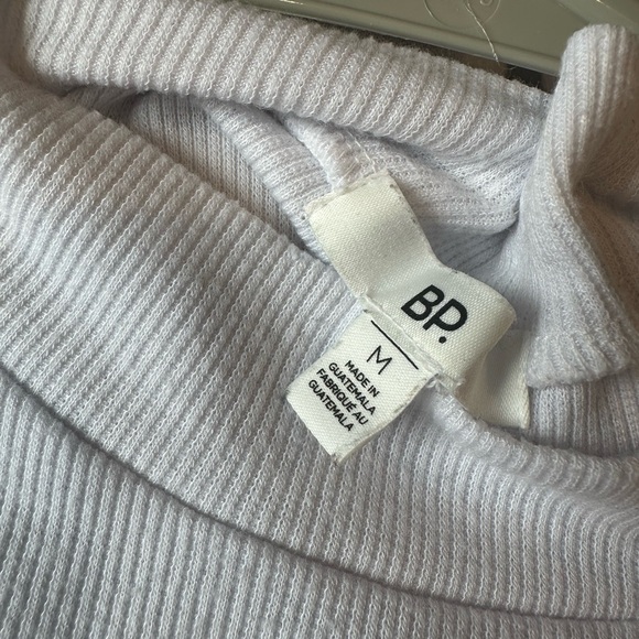 White Cropped Ribbed Longsleeve Top with a mock neckline - Picture 2 of 2